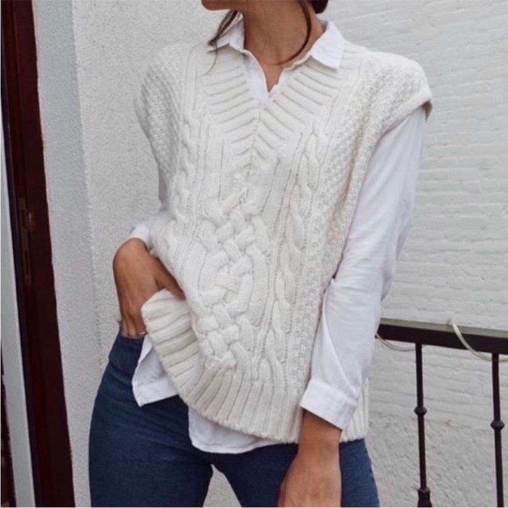 H&M Bloggers Favorite Sweater Vest - Picture 3 of 9
